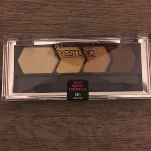 Maybelline eyestudio 05 give me gold